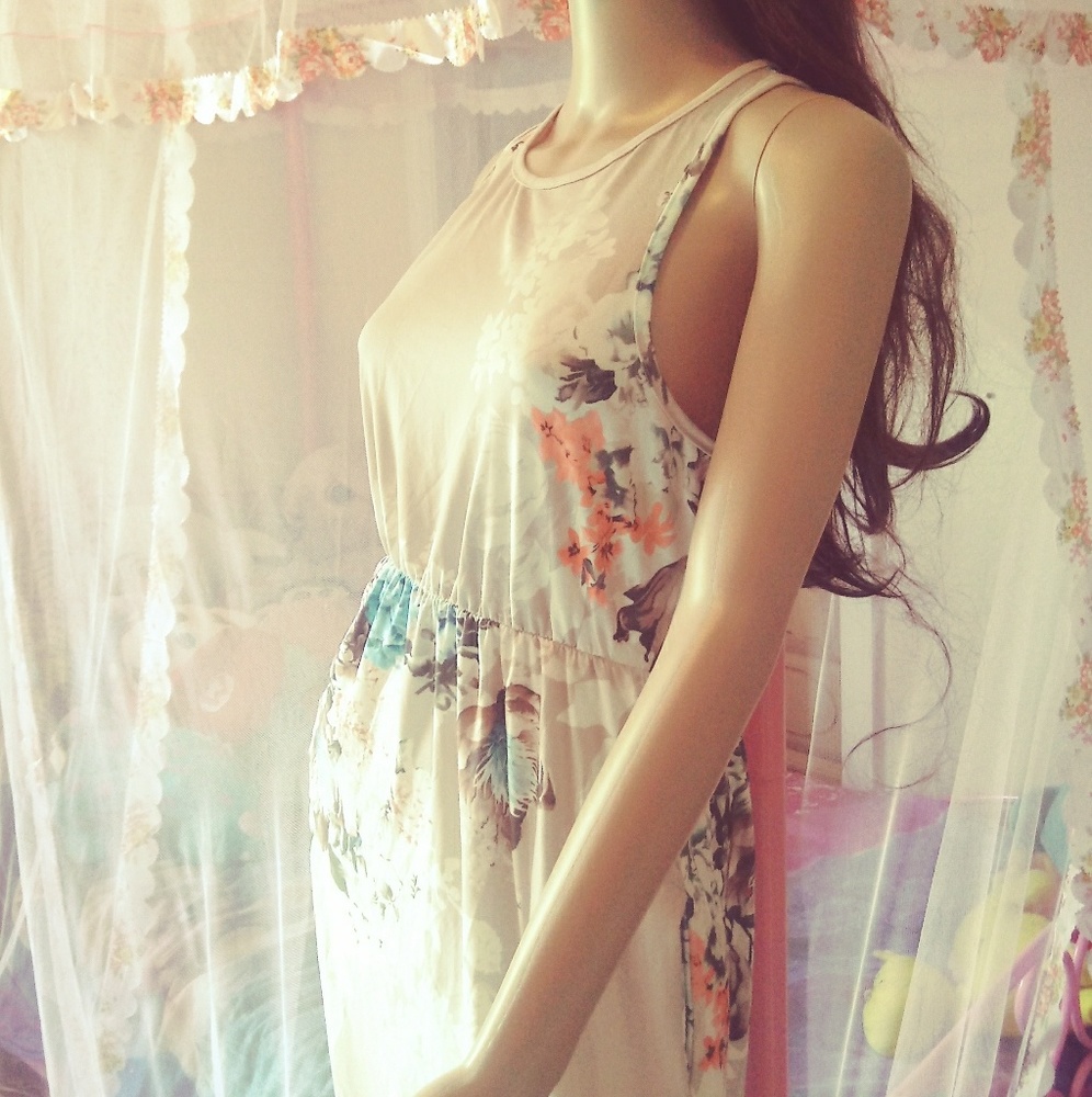 ⬇️ Beautiful Off White Racereback Floral Maxi Dress S